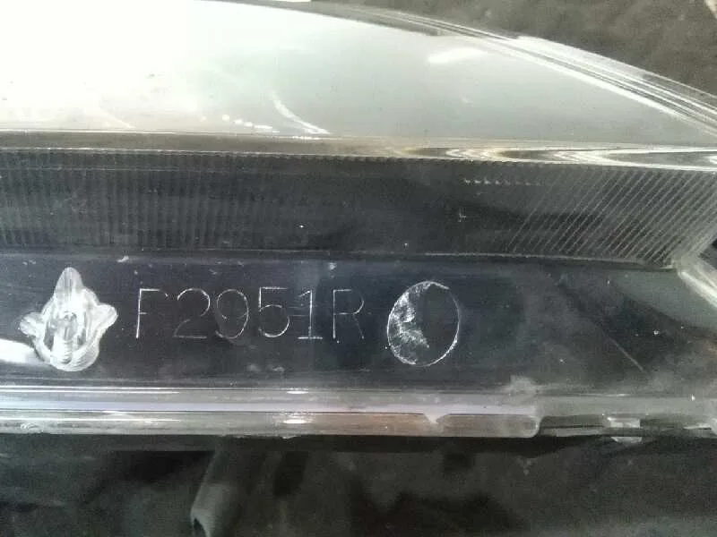 Faro Derecho para Mazda 3 Berlina (Bk)