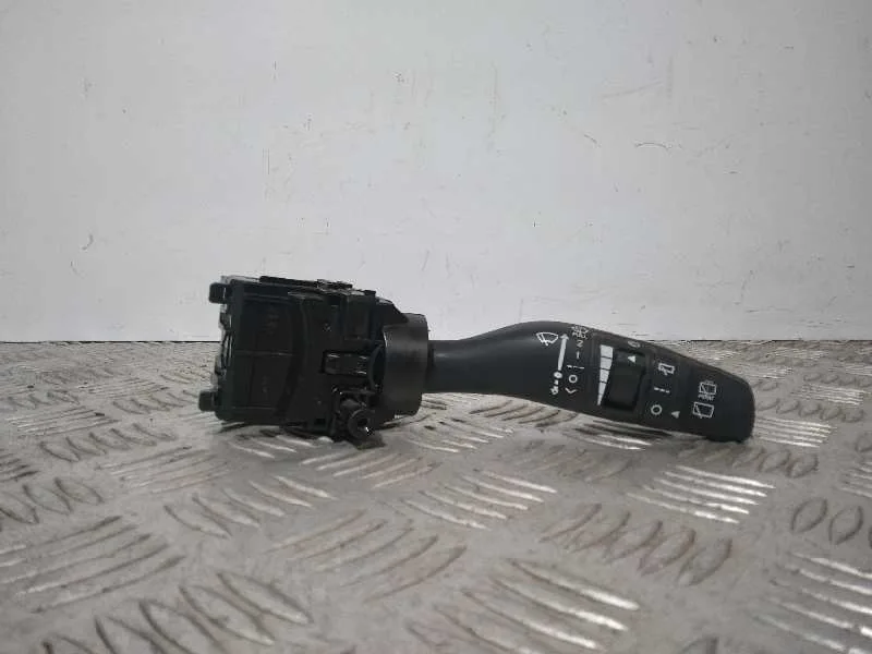 Mando Limpia para Kia Carens ( )