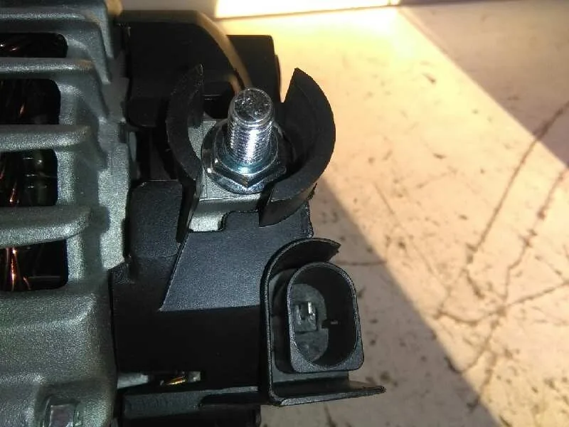 Alternador para Ford C-Max (Ceu)