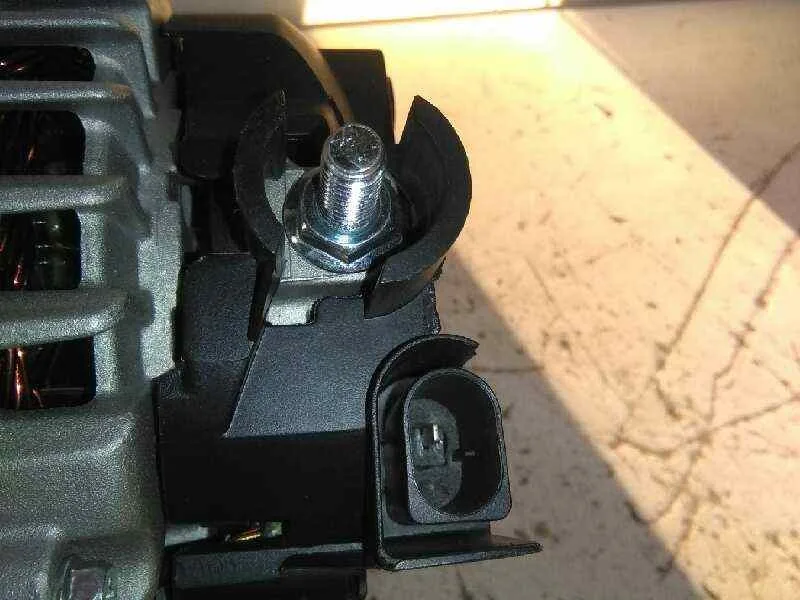 Alternador para Ford C-Max (Ceu)
