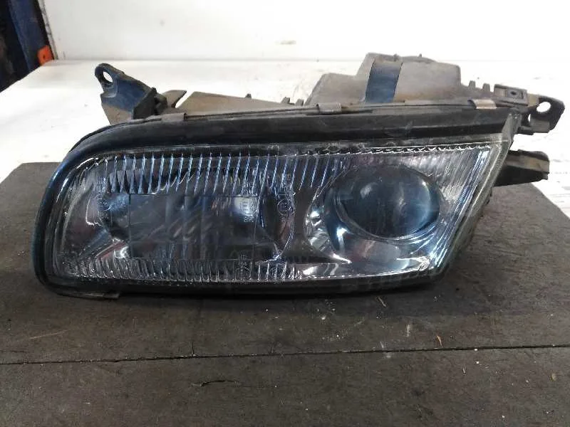 Faro Izquierdo para Mazda Xedos 9 (Ta)