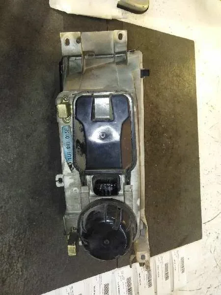 Faro Izquierdo para Skoda Octavia Berlina (1U2)