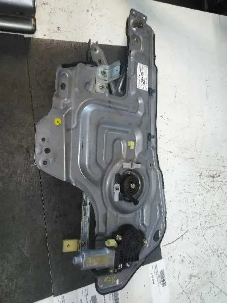 Elevalunas Delantero Derecho para Hyundai Trajet (Fo)