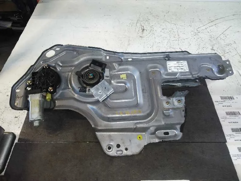 Elevalunas Delantero Izquierdo para Hyundai Trajet (Fo)