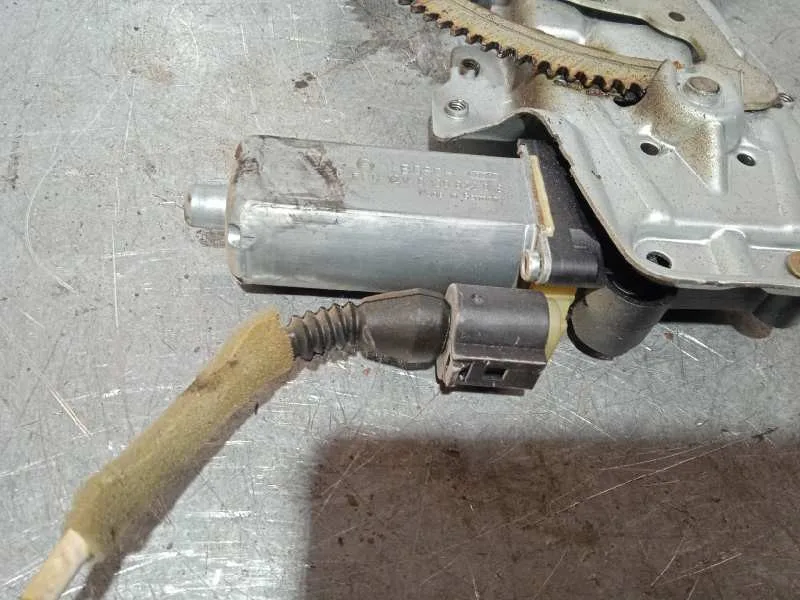 Elevalunas Delantero Izquierdo para Toyota Yaris (Ncp1/Nlp1/Scp1)