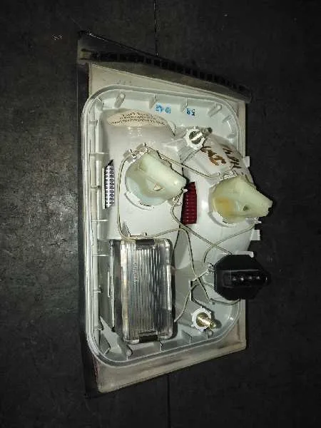 Piloto Trasero Izquierdo Interior para Bmw Serie 5 Berlina (E34)