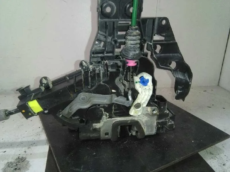 Cerradura Puerta Delantera Derecha para Mercedes-Benz Clase E Lim. (W213)