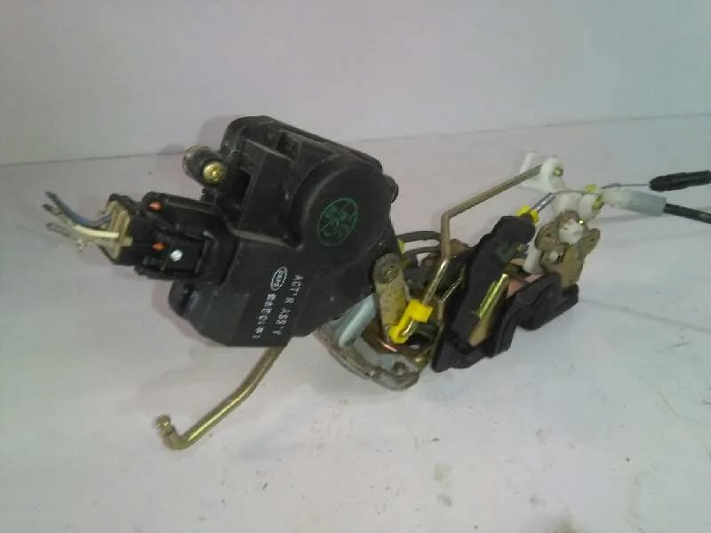 Cerradura Puerta Trasera Derecha para Hyundai Trajet (Fo)