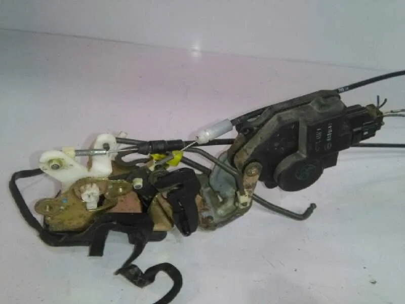Cerradura Puerta Trasera Izquierda para Hyundai Trajet (Fo)