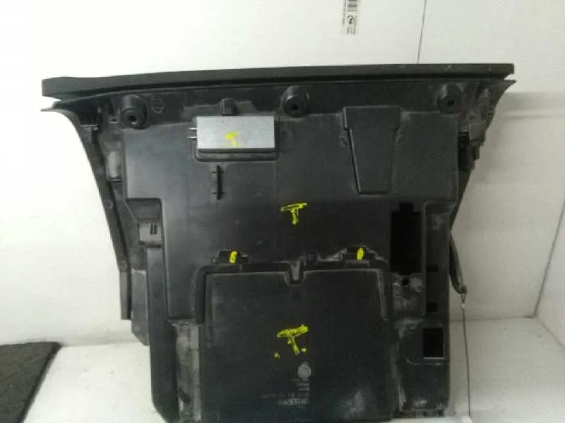 Guantera para Volvo V40