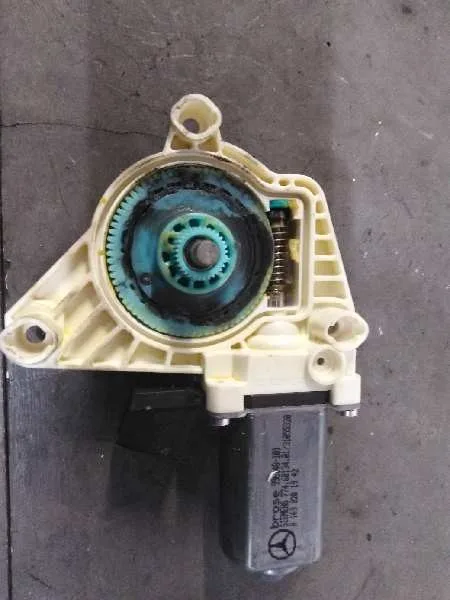 Motor Elevalunas Trasero Izquierdo para Mercedes-Benz Clase B (W245)