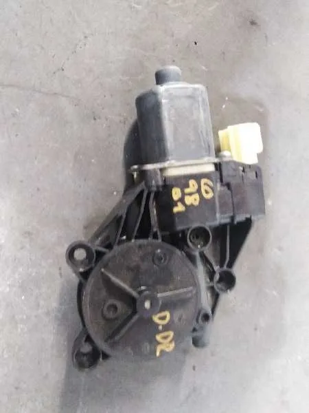 Motor Elevalunas Delantero Derecho para Ford Fiesta (Cb1)