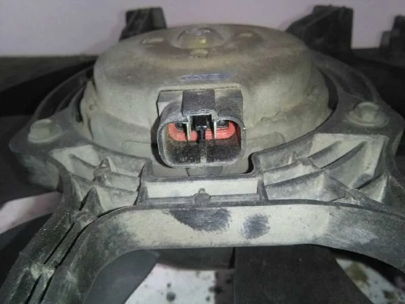 Electroventilador para Nissan Almera Tino (V10M)