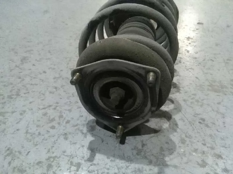 Amortiguador Delantero Derecho para Nissan Almera (N16/E)