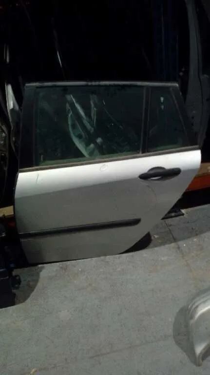 Puerta Trasera Izquierda para Renault Laguna Grandtour Iii