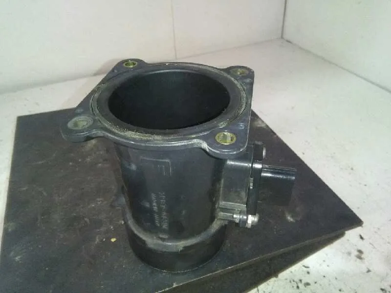 Caudalimetro para Nissan Almera Tino (V10M)