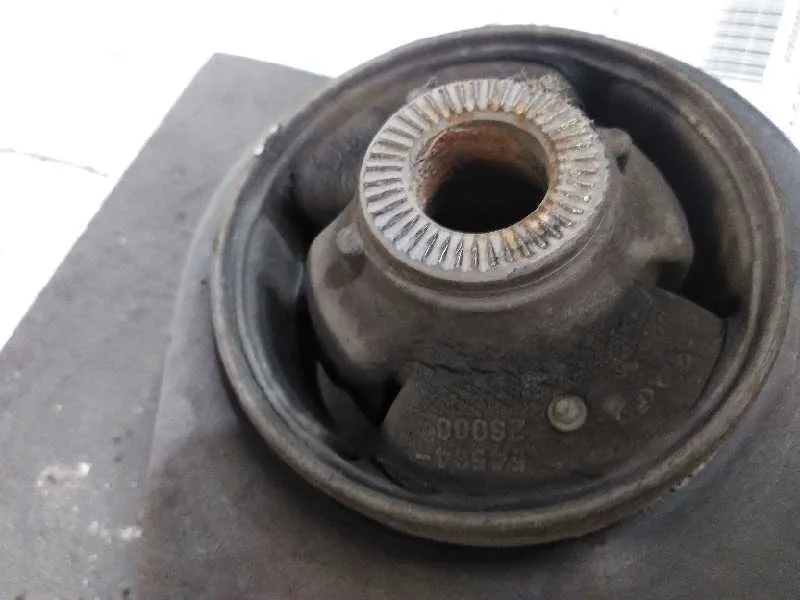 Brazo Suspension Inferior Delantero Derecho para Kia Carens ( )