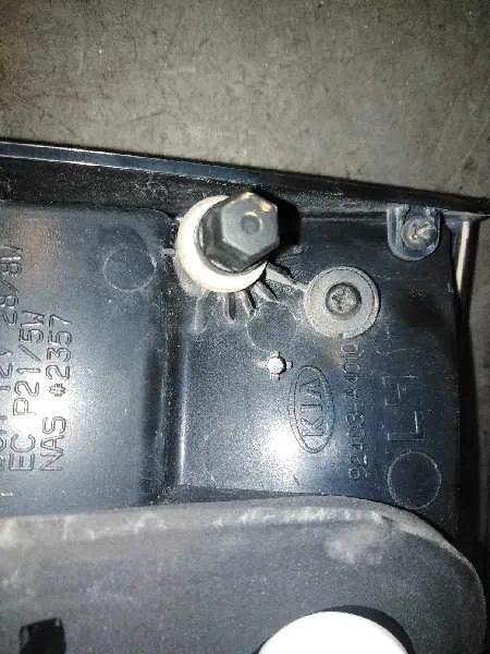 Piloto Trasero Izquierdo Interior para Kia Carens ( )