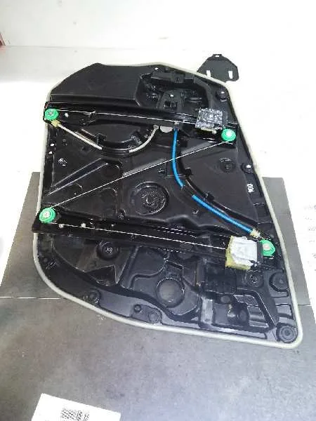 Elevalunas Delantero Izquierdo para Mercedes-Benz Clase E Lim. (W213)