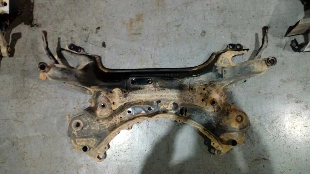 Puente Delantero para Toyota Rav 4 (A3)