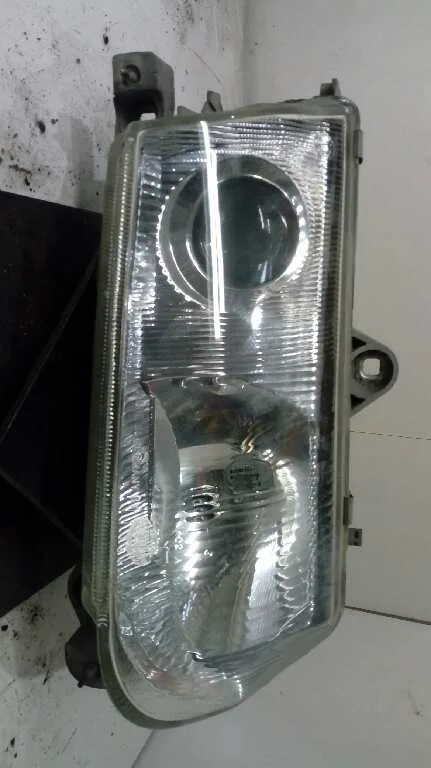Faro Derecho para Alfa Romeo 145