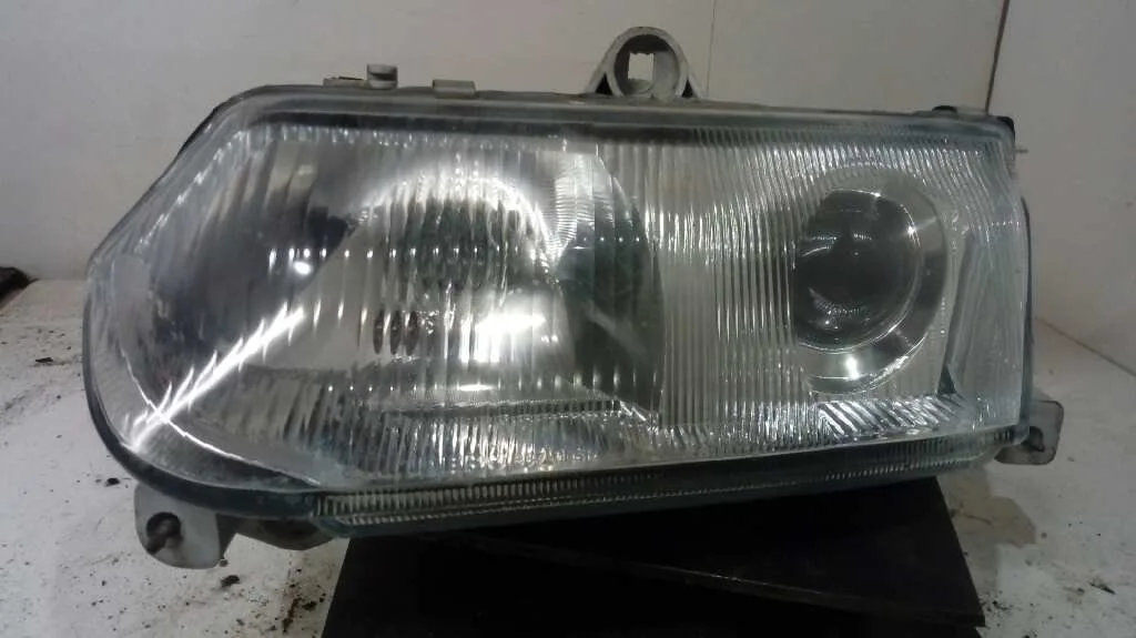 Faro Izquierdo para Alfa Romeo 145