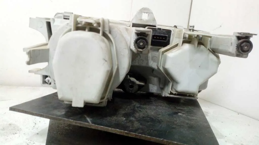 Faro Izquierdo para Alfa Romeo 145