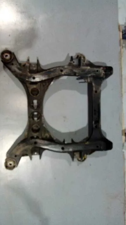 Puente Delantero para Audi Q7 (4L)