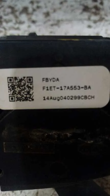 Mando Limpia para Ford Focus Lim. (Cb8)