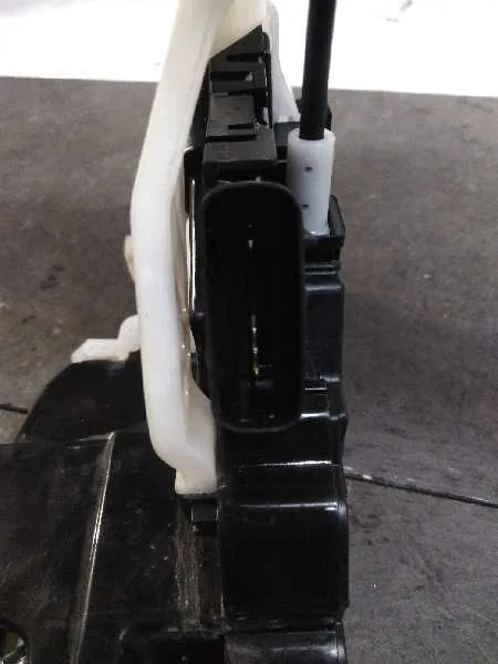 Cerradura Puerta Delantera Derecha para Kia Carens ( )