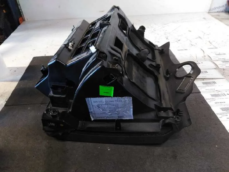 Guantera para Volkswagen Passat Berlina (3C2)