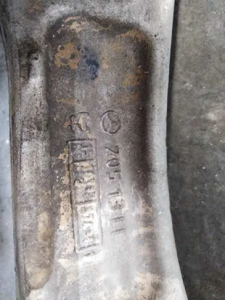 Brazo Suspension Inferior Delantero Izquierdo para Mercedes-Benz Clase E Lim. (W213)