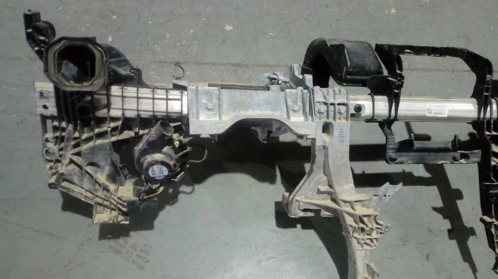 Soporte para Mercedes-Benz Clase E Lim. (W213)