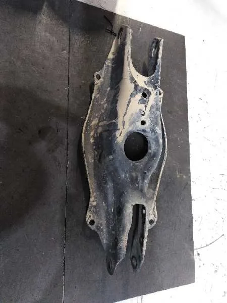 Brazo Suspension Inferior Trasero Derecho para Mercedes-Benz Clase E Lim. (W213)