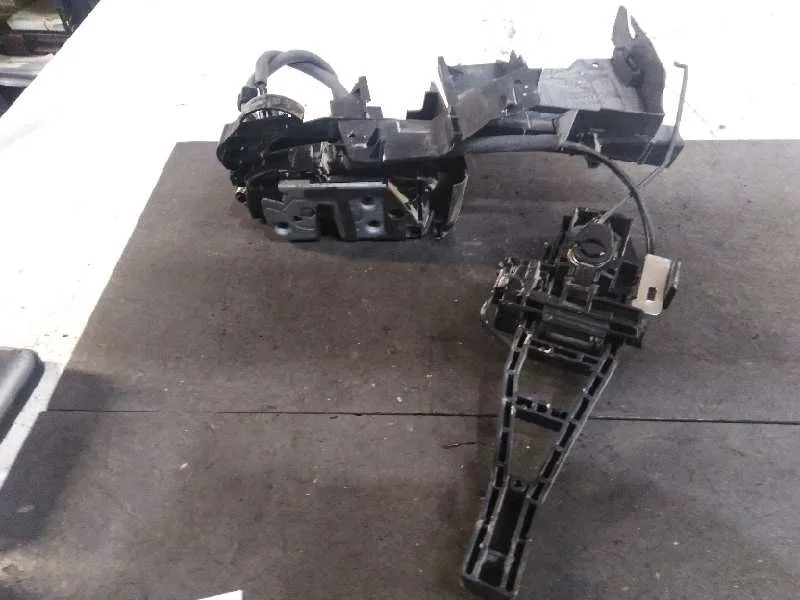 Cerradura Puerta Delantera Izquierda para Ford Focus Lim. (Cb8)