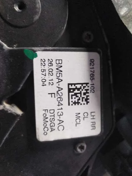 Cerradura Puerta Trasera Izquierda para Ford Focus Lim. (Cb8)