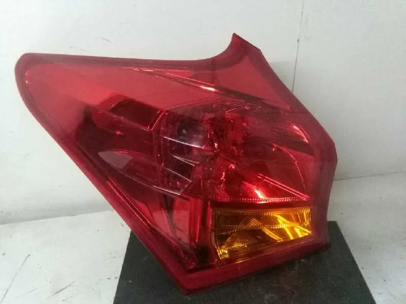 Piloto Trasero Izquierdo para Toyota Auris