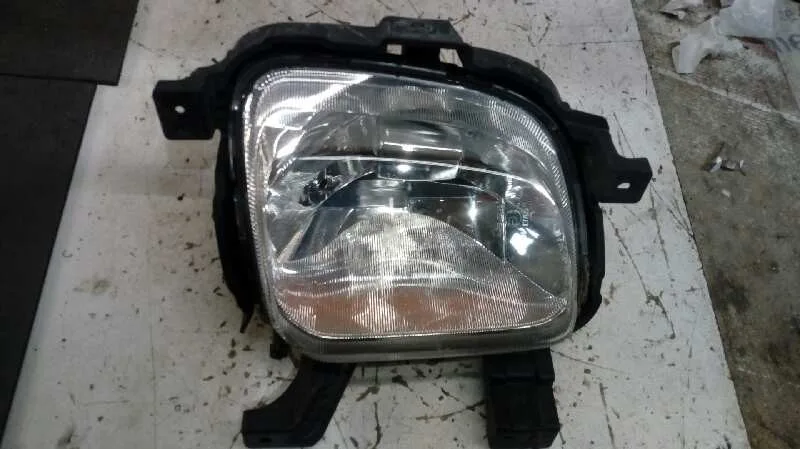 Faro Antiniebla Izquierdo para Kia Carens ( )