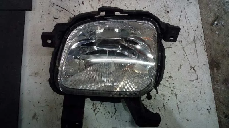 Faro Antiniebla Derecho para Kia Carens ( )