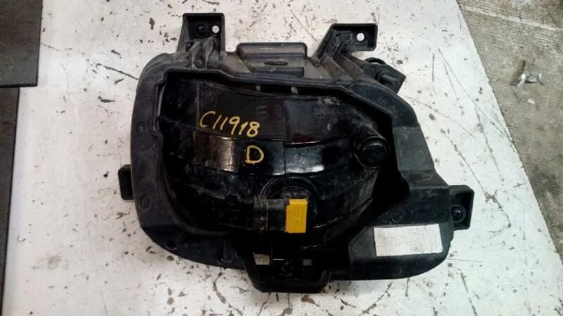 Faro Antiniebla Derecho para Kia Carens ( )