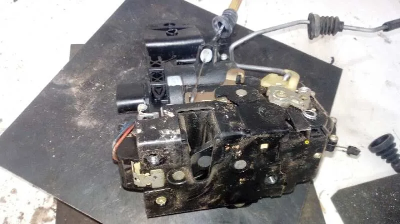 Cerradura Puerta Delantera Derecha para Seat Toledo (1M2)