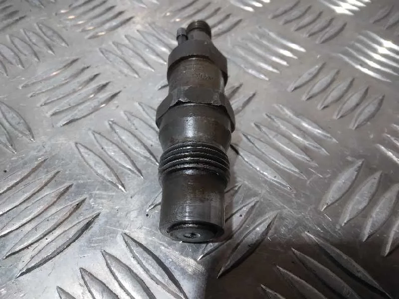 Inyector para Renault Rapid/Express (F40)