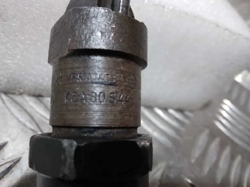 Inyector para Renault Rapid/Express (F40)