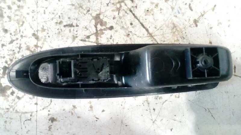 Mando Elevalunas Trasero Derecho para Citroën C4 Lim.