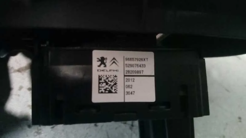 Mando Elevalunas Trasero Derecho para Citroën C4 Lim.
