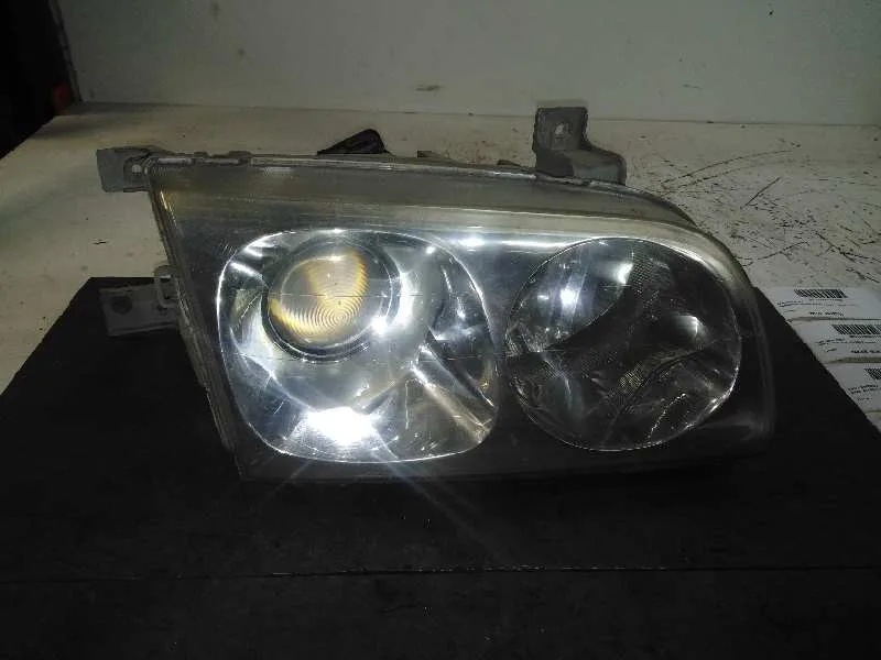 Faro Derecho para Hyundai Trajet (Fo)
