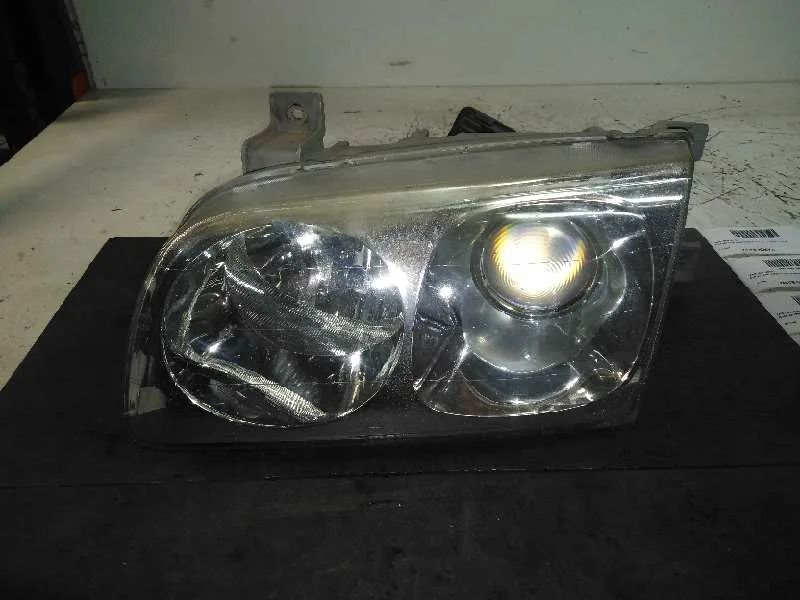 Faro Izquierdo para Hyundai Trajet (Fo)