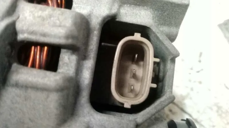 Alternador para Nissan X-Trail (T31)