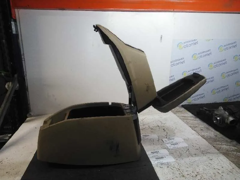 Apoyabrazos Central para Ssangyong Rodius