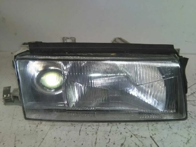 Faro Derecho para Skoda Octavia Berlina (1U2)